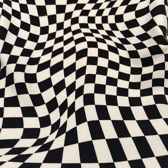 Women’s size medium tank top, black, and white. - Picture 3 of 4